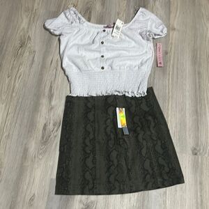 NWT Bundle Grave fame size M shirt Tinseltown size 11/30 skirt